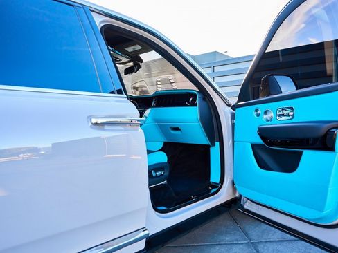 Used 2025 Rolls-Royce Cullinan image 22