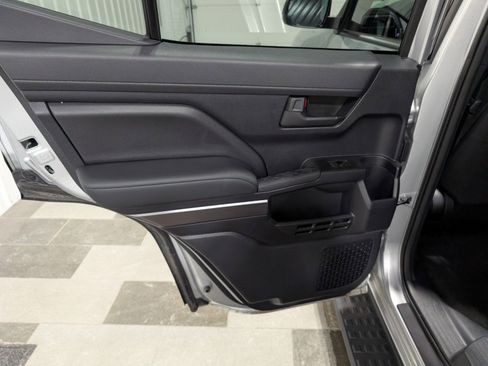 Used 2025 Toyota 4Runner SR5 image 8