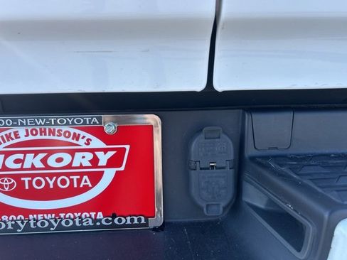 Used 2021 RAM 1500 Laramie w/ Night Edition image 7