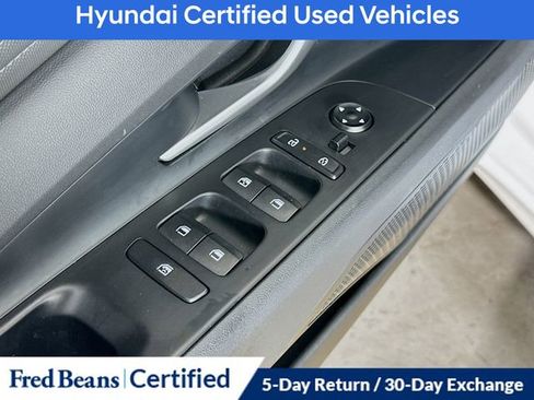 Certified 2025 Hyundai Elantra SEL FWD image 11