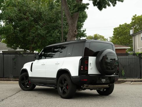Used 2024 Land Rover Defender 110 S AWD/4WD image 9