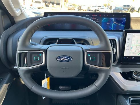 New 2026 Ford Expedition Active image 12