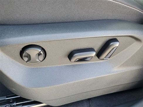 New 2026 Volkswagen Atlas SE image 18