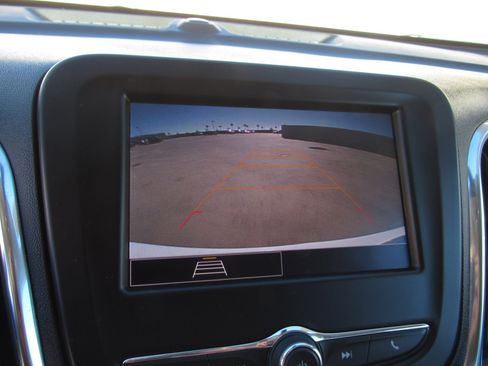 Used 2024 Chevrolet Equinox LT image 21