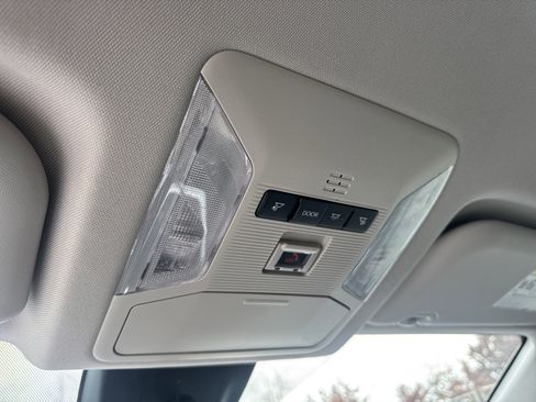 Used 2022 Toyota RAV4 LE image 31