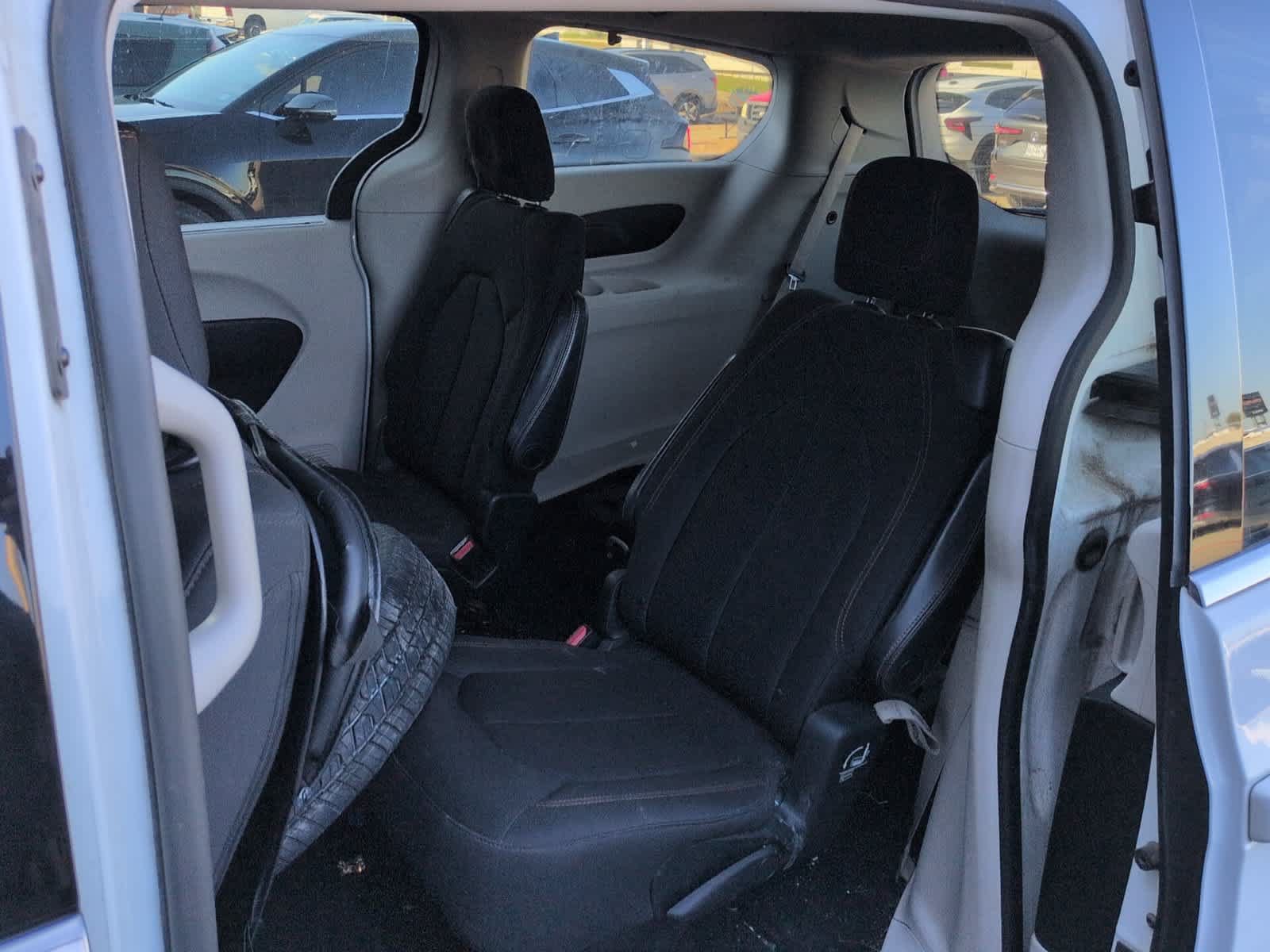 Used 2018 Chrysler Pacifica Touring Plus FWD image 9