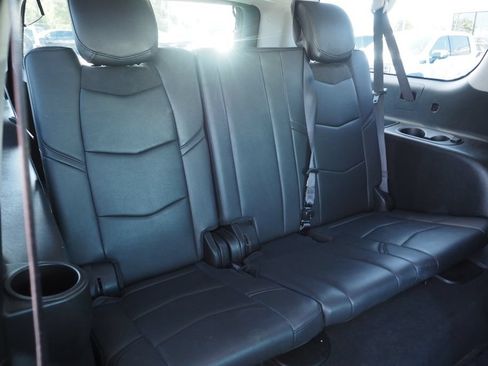Used 2020 Cadillac Escalade ESV 4WD image 22