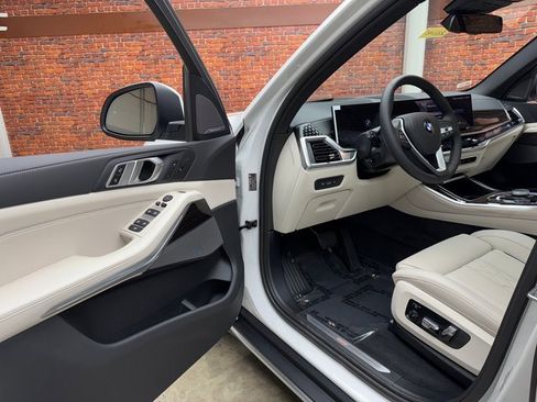 Used 2026 BMW X5 xDrive40i image 9
