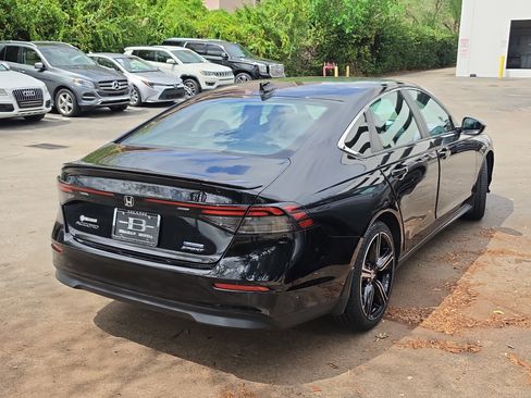 Used 2023 Honda Accord Sport image 6