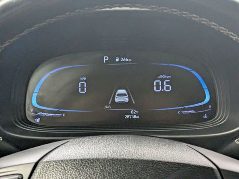 Used 2023 Hyundai Venue SEL FWD image 16