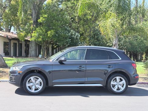 Used 2018 Audi Q5 2.0T Premium Plus w/ Premium Plus Package AWD/4WD image 2