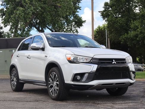 Used 2019 Mitsubishi Outlander Sport SE FWD image 1