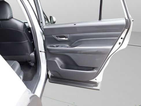 Certified 2025 Toyota Grand Highlander AWD image 17