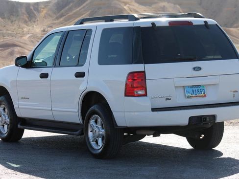 Used 2005 Ford Explorer Sport XLT image 5