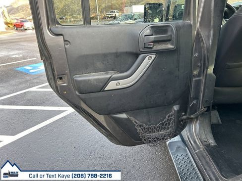 Used 2014 Jeep Wrangler Unlimited Sahara image 14