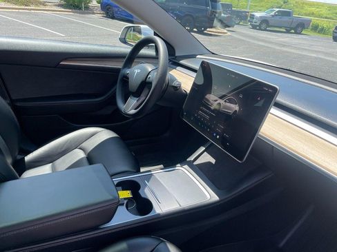 Used 2022 Tesla Model 3 Long Range AWD/4WD image 6
