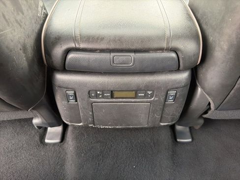 Used 2022 Nissan Armada Platinum w/ Captain's Chairs Package RWD image 18