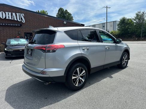 Used 2018 Toyota RAV4 XLE FWD image 7