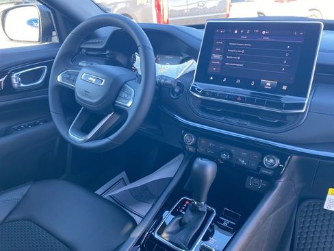 New 2026 Jeep Compass Latitude image 24