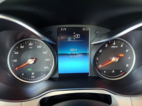 Used 2020 Mercedes-Benz GLC 300 4MATIC image 31