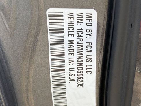Used 2022 Jeep Cherokee Latitude Lux w/ Mopar Interior Package AWD/4WD image 35