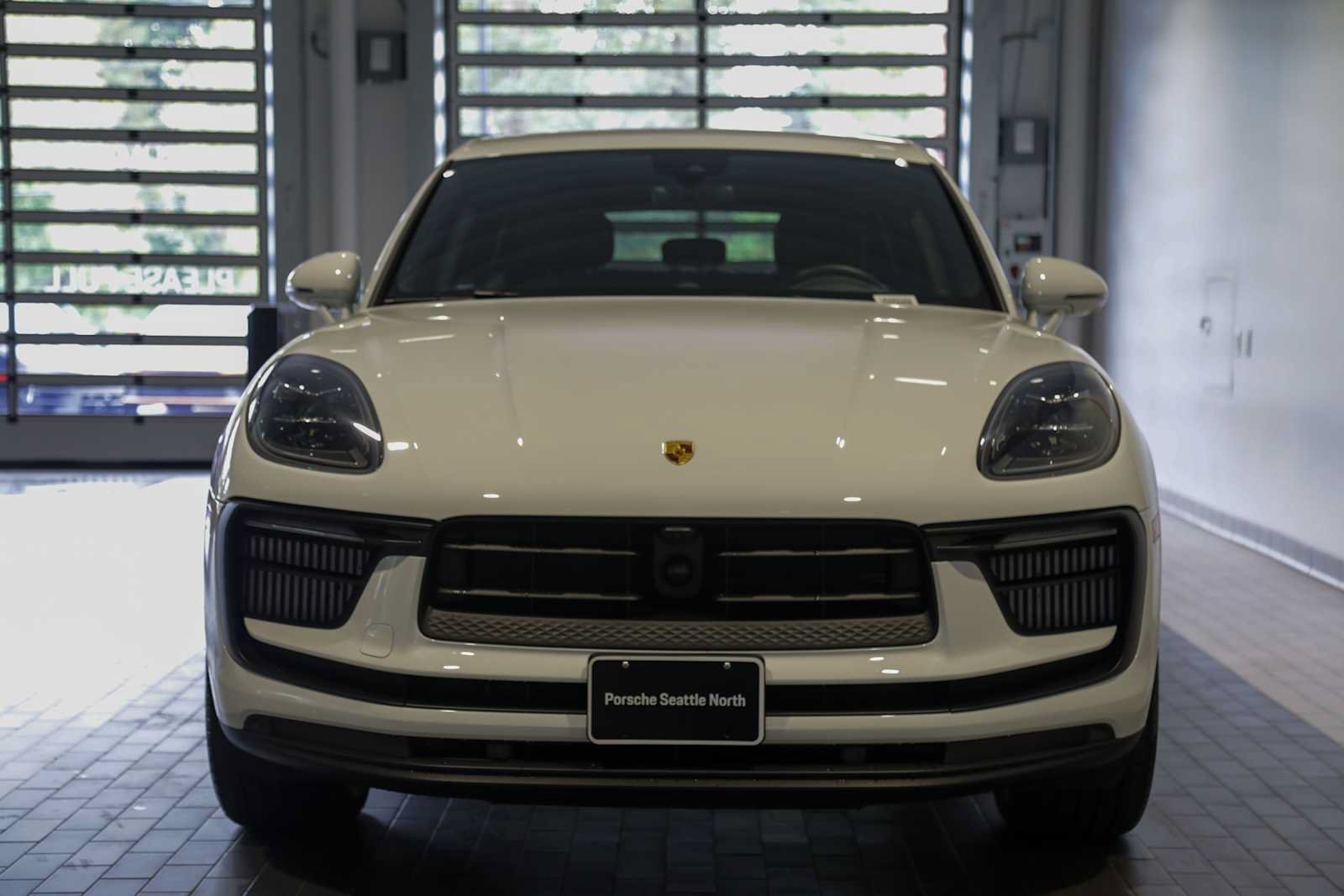 Used 2025 Porsche Macan S AWD/4WD image 11