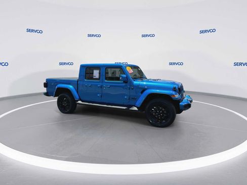 Used 2022 Jeep Gladiator Overland AWD/4WD image 9