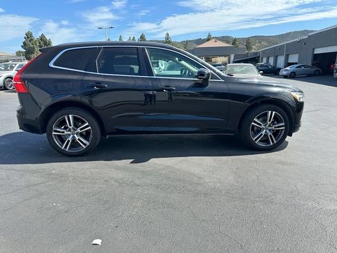 Used 2021 Volvo XC60 T5 Momentum w/ Advanced Package AWD/4WD image 4