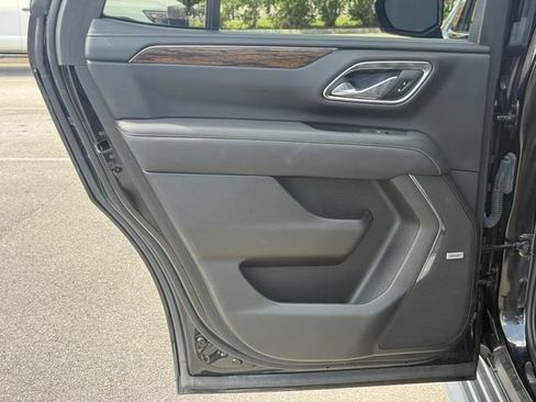 Used 2024 Chevrolet Tahoe Premier AWD/4WD image 33
