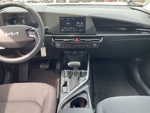 New 2026 Kia Niro LX FWD image 11