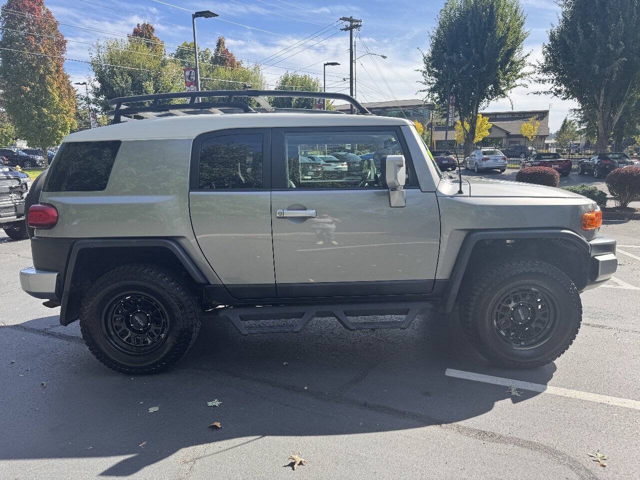 Used 2011 Toyota FJ Cruiser 4WD w/ Upgrade Pkg image 6