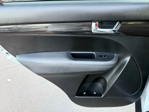 Used 2013 Kia Sorento EX image 13