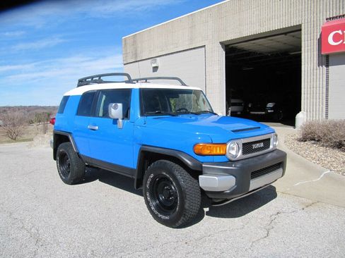 Used 2007 Toyota FJ Cruiser 4WD image 1