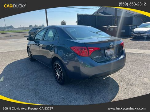 Used 2017 Toyota Corolla SE image 3