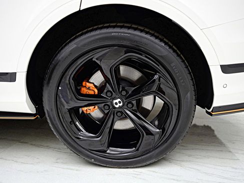 New 2025 Bentley Bentayga image 42