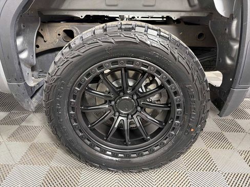 Certified 2025 GMC Sierra 1500 Pro w/ Pro Value Package image 17