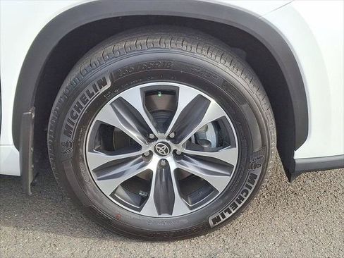 Certified 2026 Toyota Highlander XLE AWD/4WD image 29