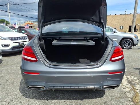 Used 2018 Mercedes-Benz E 300 4MATIC w/ Premium 1 Package image 11