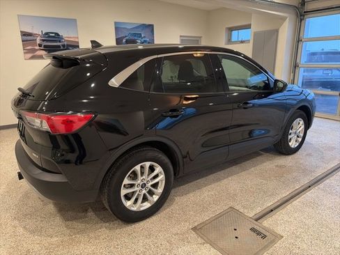 Used 2020 Ford Escape SE image 5