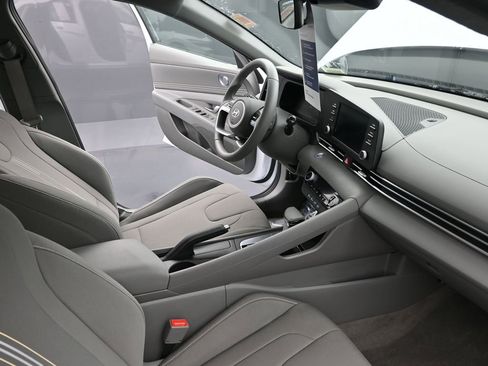 Certified 2026 Hyundai Elantra Sport image 18