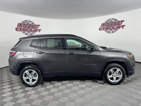 Used 2024 Jeep Compass Latitude AWD/4WD image 8