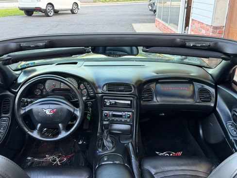 Used 2001 Chevrolet Corvette Convertible w/ Preferred Equipment Group2 RWD image 13