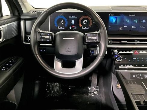 Used 2024 Hyundai Santa Fe SEL image 5