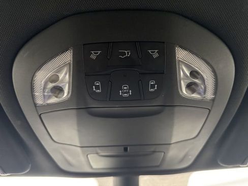 Used 2025 Chrysler Pacifica Select image 20