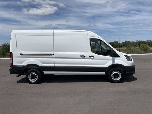 New 2026 Ford Transit 250 148 Medium Roof w/ Load Area Protection Package RWD image 3