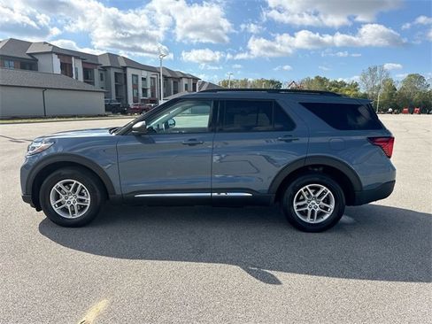Used 2025 Ford Explorer Active image 10