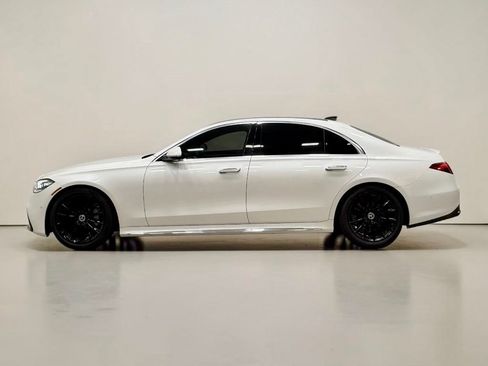 Used 2022 Mercedes-Benz S 500 4MATIC w/ AMG Line Package image 18