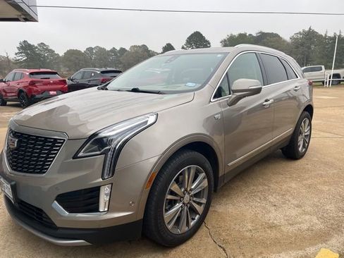 Used 2022 Cadillac XT5 Premium Luxury w/ Platinum Package image 2