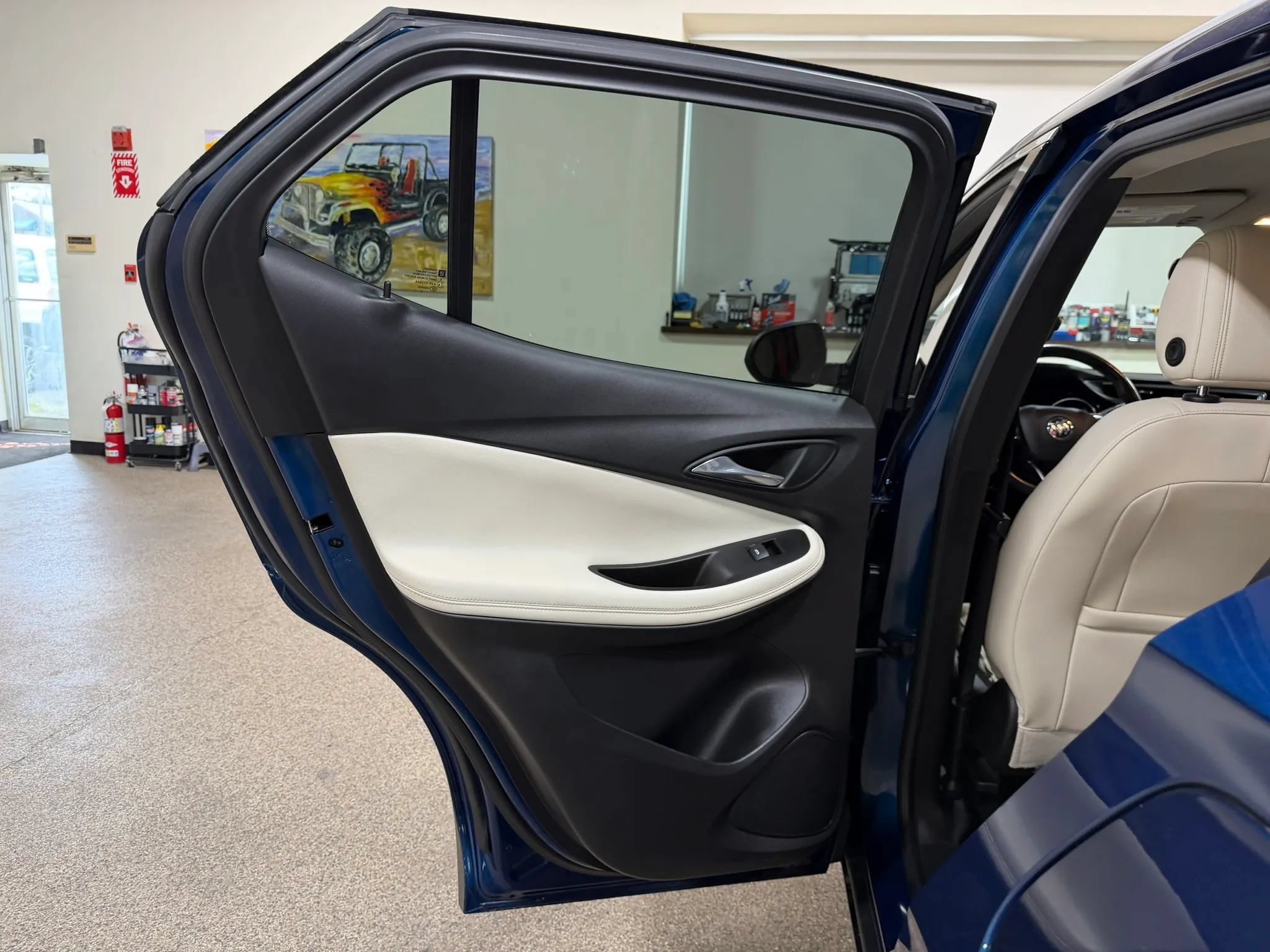 Used 2021 Buick Encore GX Essence AWD/4WD image 26