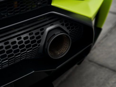 Used 2022 Lamborghini Huracan STO image 19